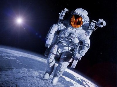 太空行走360度: RT新聞頭一次釋出人在外太空行走的全景影片