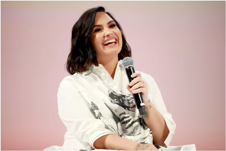 黛咪•洛瓦托（Demi Lovato）談論了與外星人接觸如何能導致人性的轉變